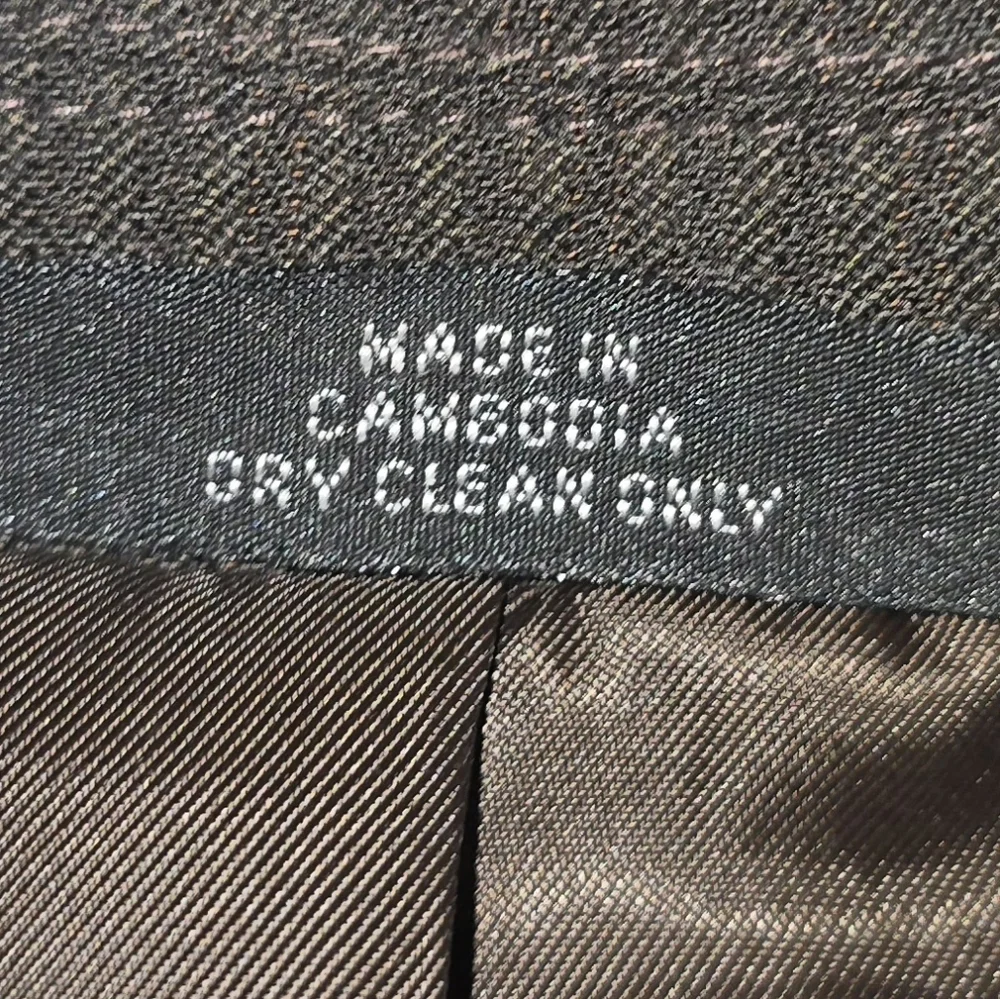Haggar pin stripe‎ suit